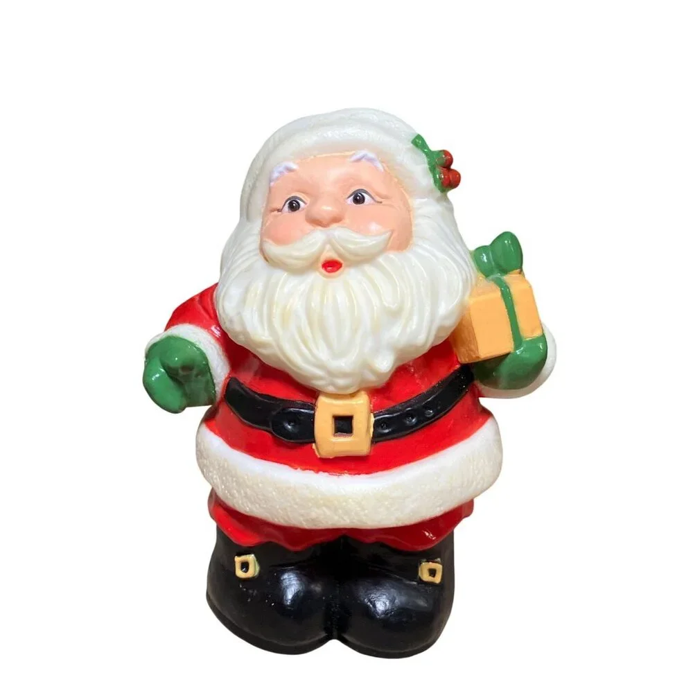 Hallmark Santa & Mrs. Claus Plastic Salt & Pepper Shakers Christmas Decor Vintag